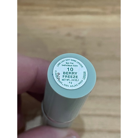 Clinique Long Last Soft Shine Lipstick 10  Berry Freeze New - Picture 2 of 3